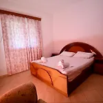 Amar